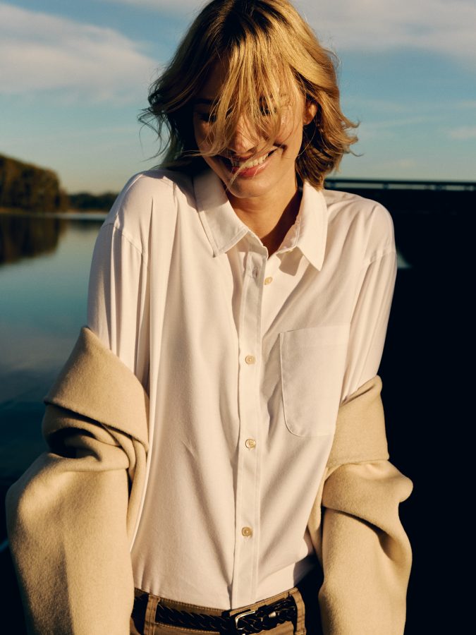 DUER_FW26_Womens_Naked_Twill_Trouser_Desert_Tan_Oxford_White_Shot#2 _1284_sml